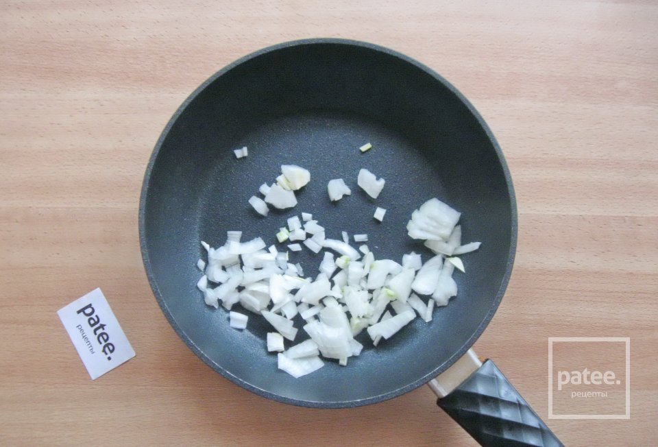 Пирожки с капустой и яйцом в духовке - Шаг 7