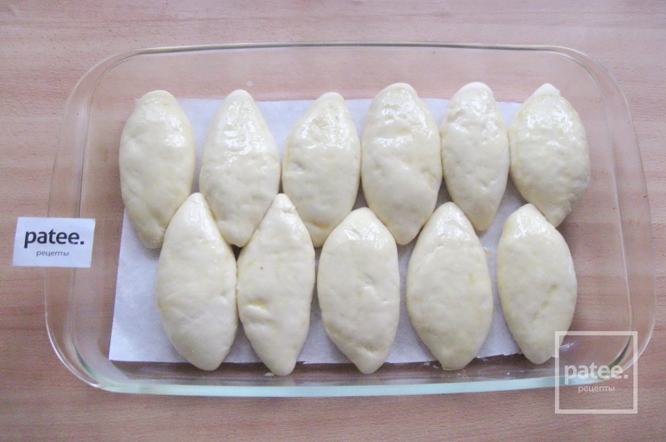 Пирожки с капустой и яйцом в духовке - Шаг 15