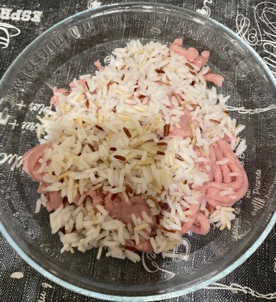 Мясные «ёжики» с томатным бульоном - Шаг 1