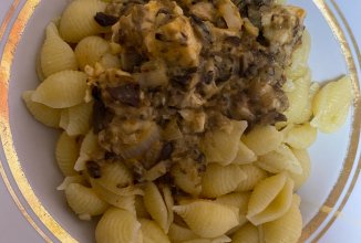 Макароны с курицей и вешенками
