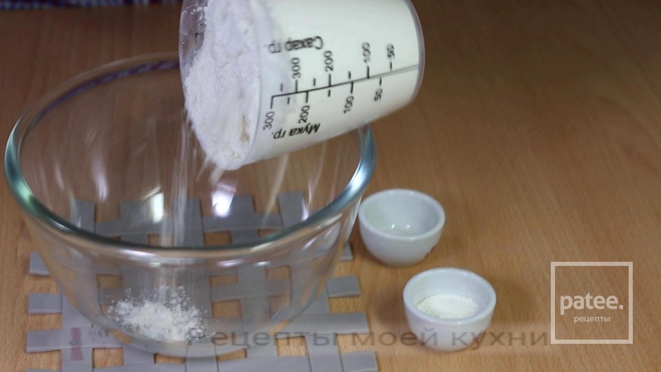 ТВОРОЖНЫЙ ПИРОГ СО СЛИВАМИ - Шаг 2