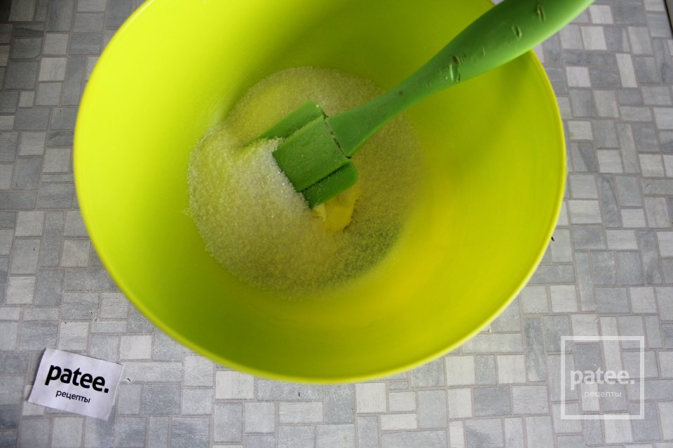 Творожный кекс с цукатами и орехами - Шаг 2