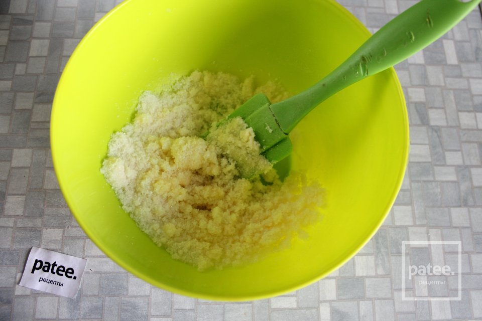 Творожный кекс с цукатами и орехами - Шаг 3