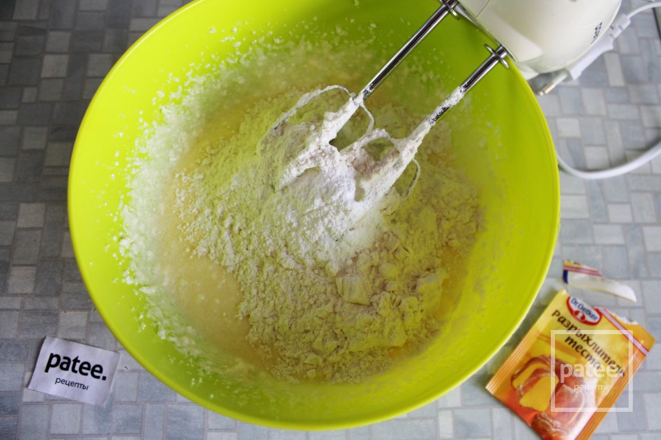 Творожный кекс с цукатами и орехами - Шаг 9