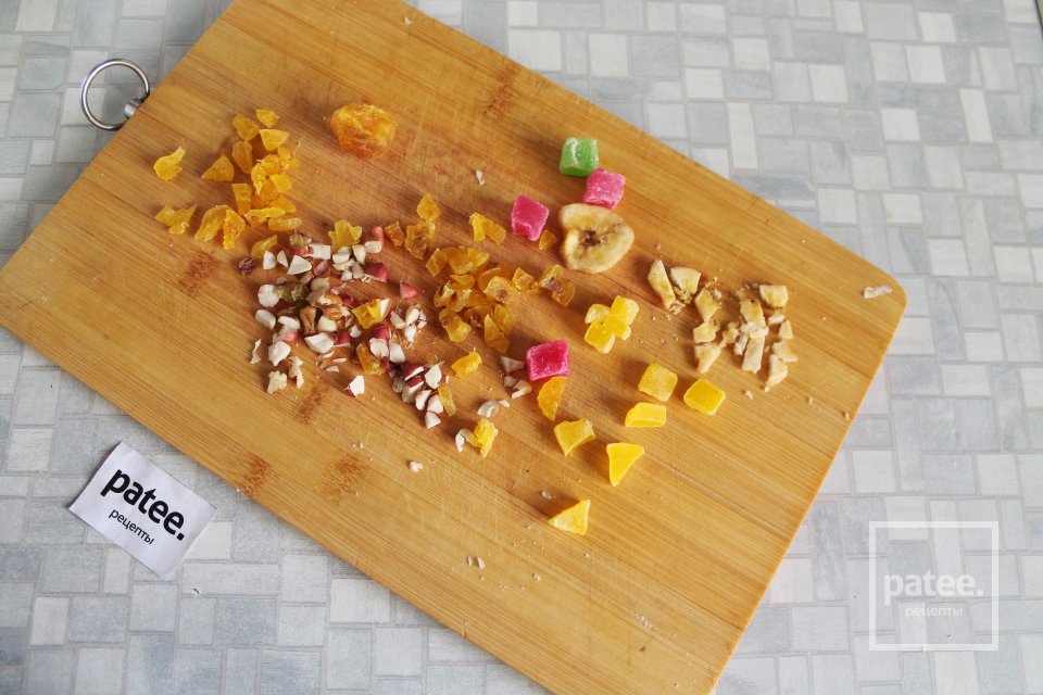 Творожный кекс с цукатами и орехами - Шаг 11