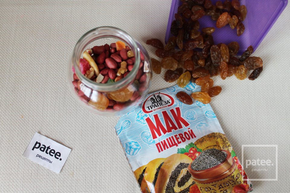 Дрожжевой рулет с маком и цукатами - Шаг 9