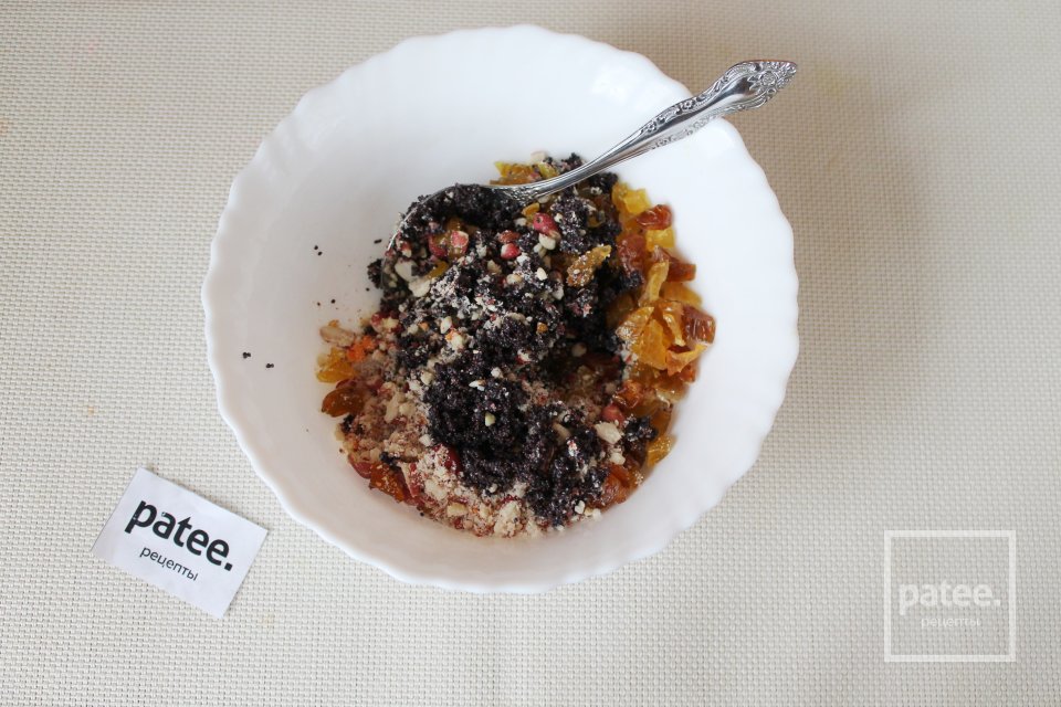 Дрожжевой рулет с маком и цукатами - Шаг 14