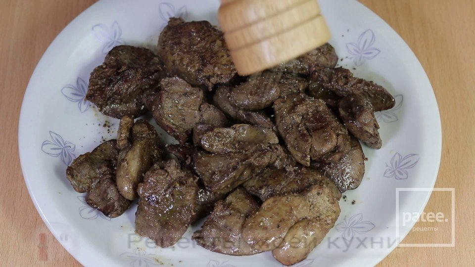 САЛАТ С  КУРИНОЙ  ПЕЧЁНКОЙ - Шаг 8