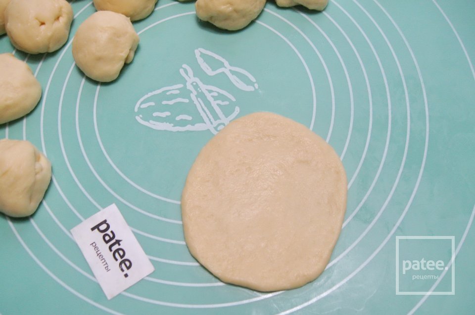 Пирожки с вишней на сгущенном молоке - Шаг 11