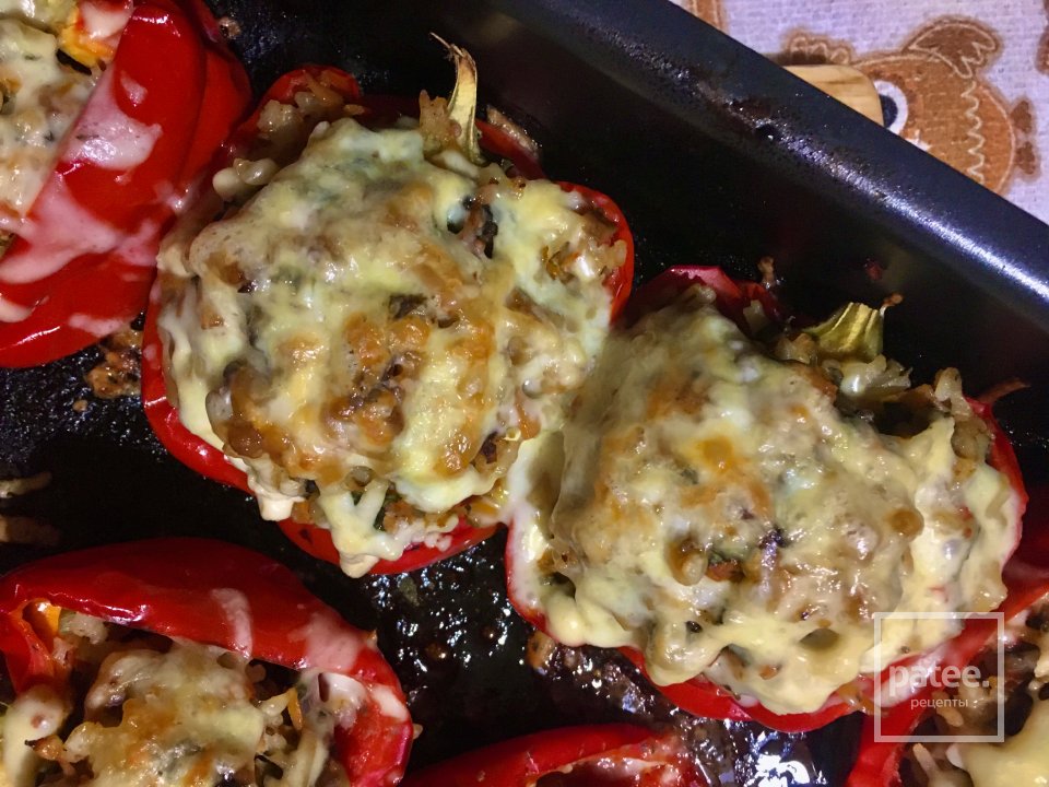 Фаршированный 🫑 мясом куриной грудки и шампиньонами. - Шаг 10