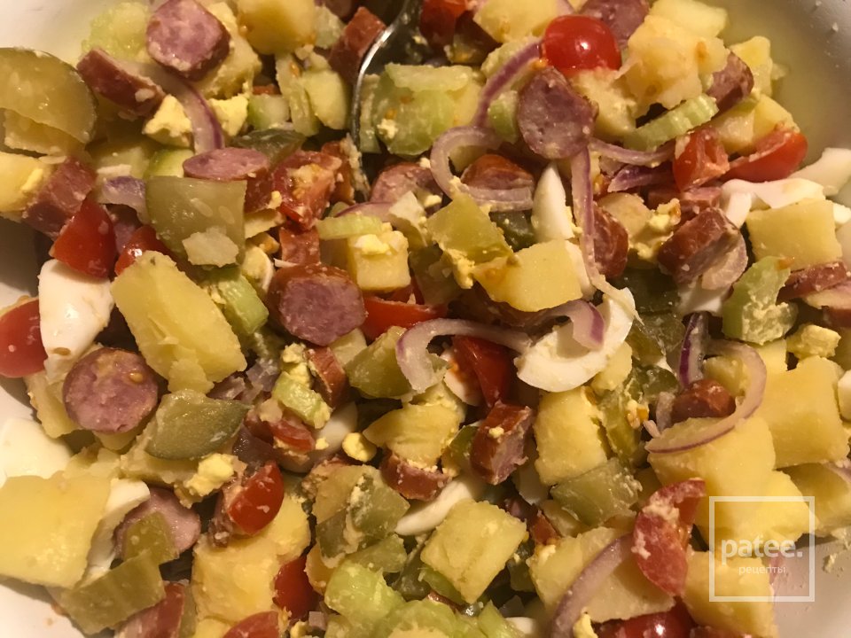 Картофельный салат с охотничьими колбасками - Шаг 1