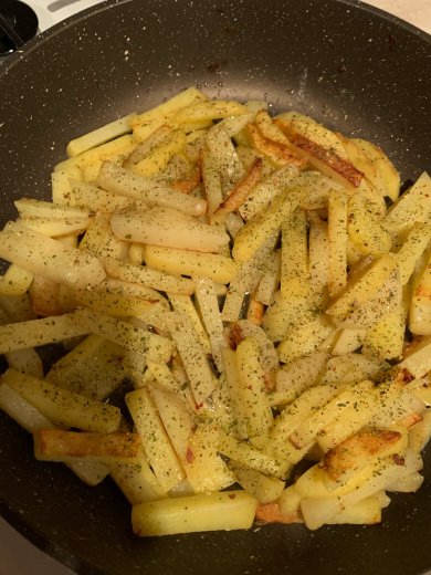 Жаренная картошка с мясом и квашеной капустой - Шаг 2