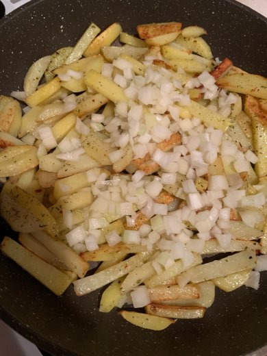 Жаренная картошка с мясом и квашеной капустой - Шаг 3