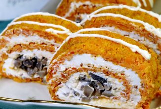 Морковный рулет с грибной начинкой