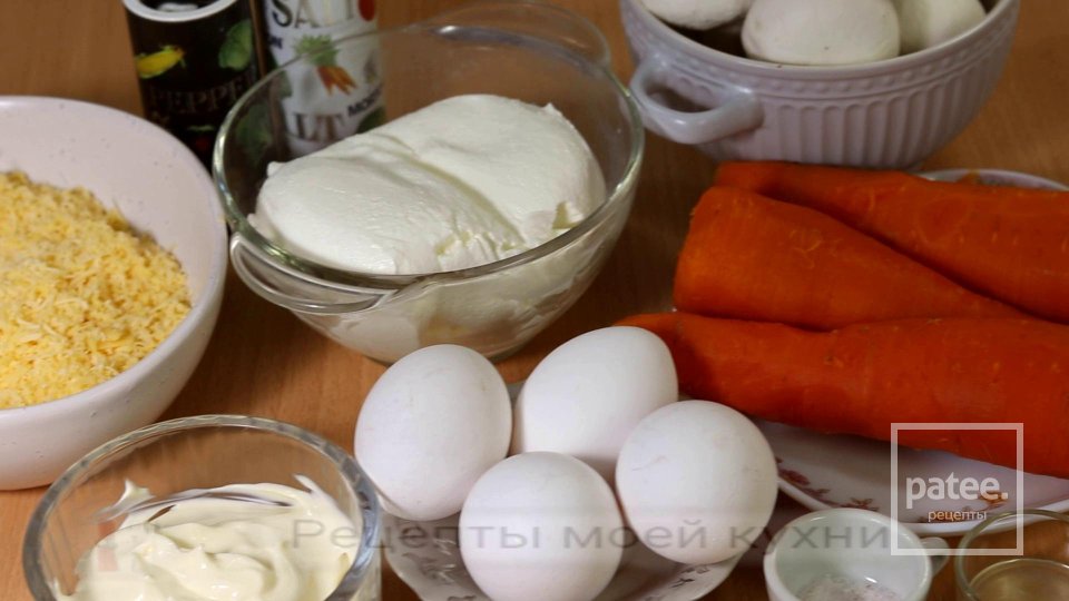 Морковный рулет с грибной начинкой - Шаг 1