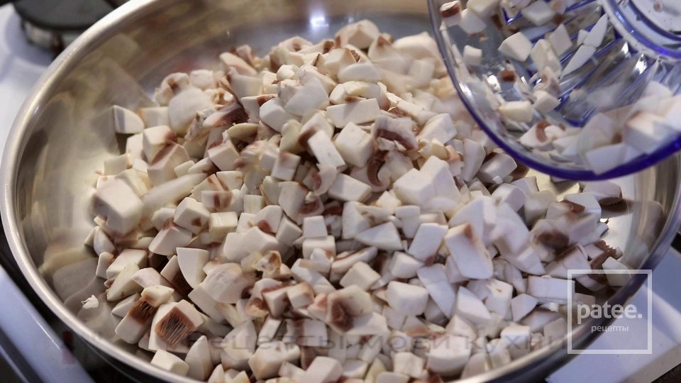 Морковный рулет с грибной начинкой - Шаг 2