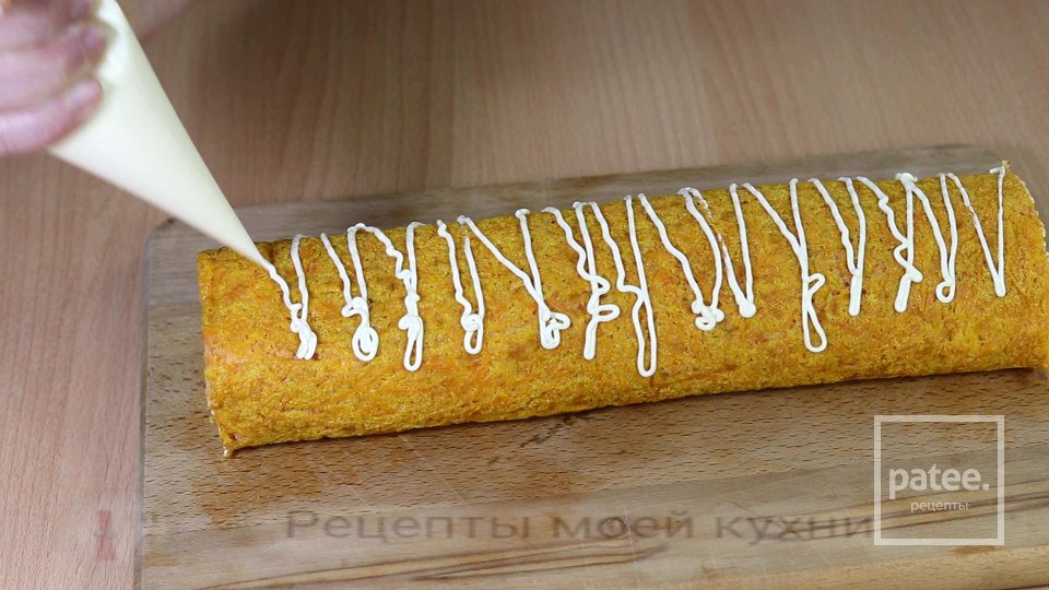 Морковный рулет с грибной начинкой - Шаг 10