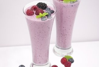 Ягодный смузи.