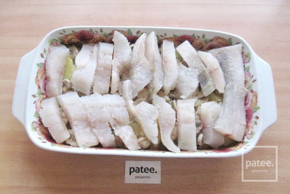 Филе судака с грибами в духовке - Шаг 8