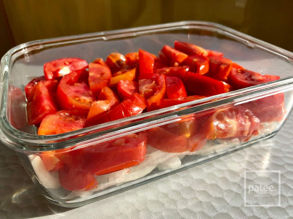 Закуска из помидоров и лука - Шаг 1