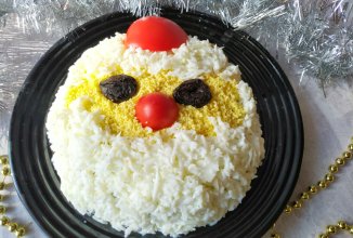 Фаворит новогоднего стола, салат с курицей и грибами в новой подаче!