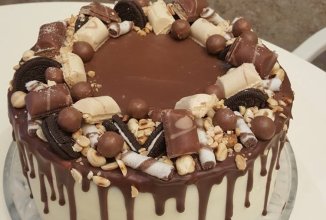 Торт Сникерс