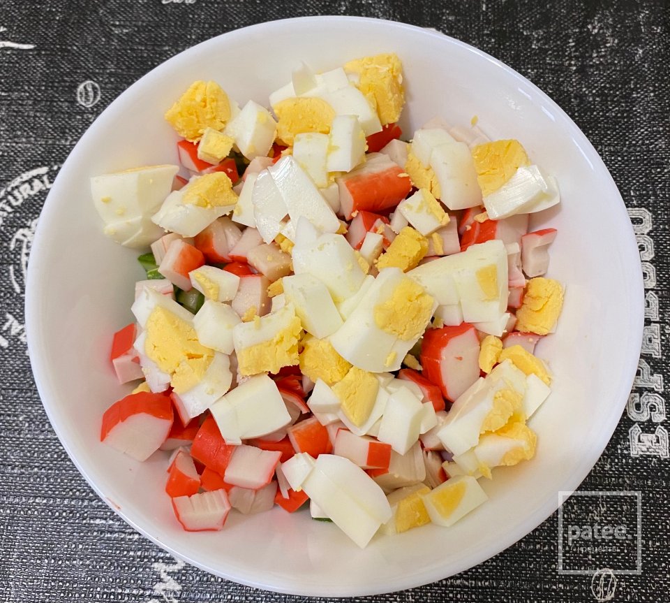 Новогодний крабовый салат - Шаг 4