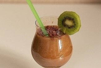 Фруктовый смузи с бананом.