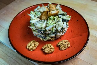 Салат с пекинской капустой и орехово-сметанным соусом