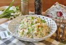 Салат "Оливье" с курицей и крабовыми палочками