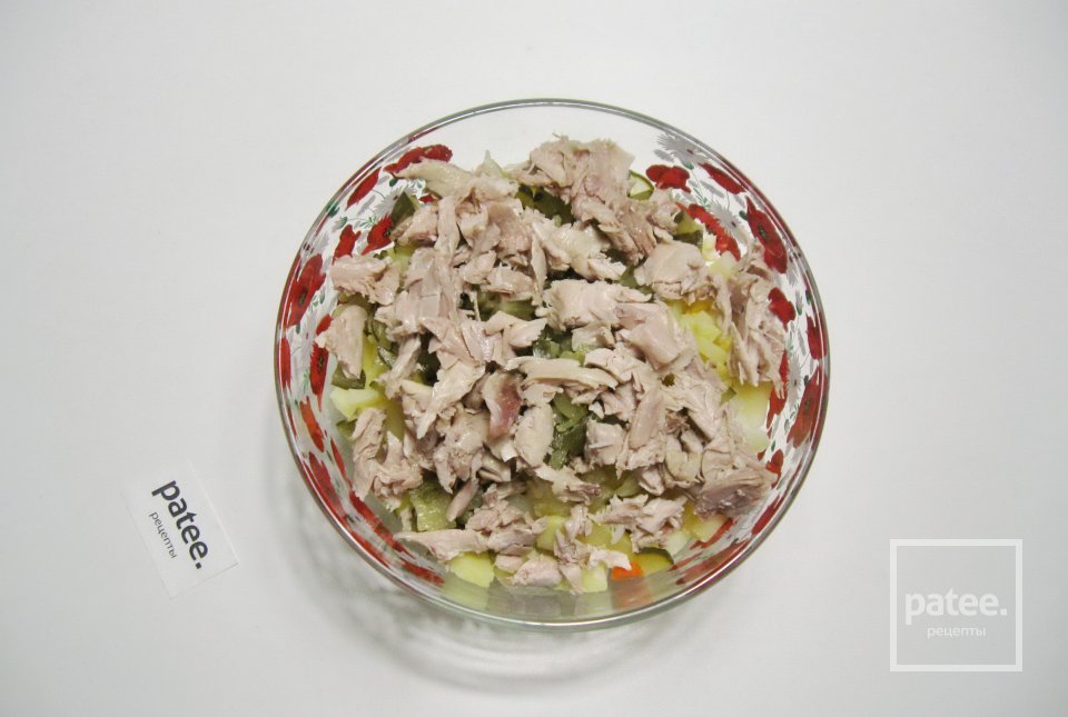 Салат "Оливье" с курицей и крабовыми палочками - Шаг 7