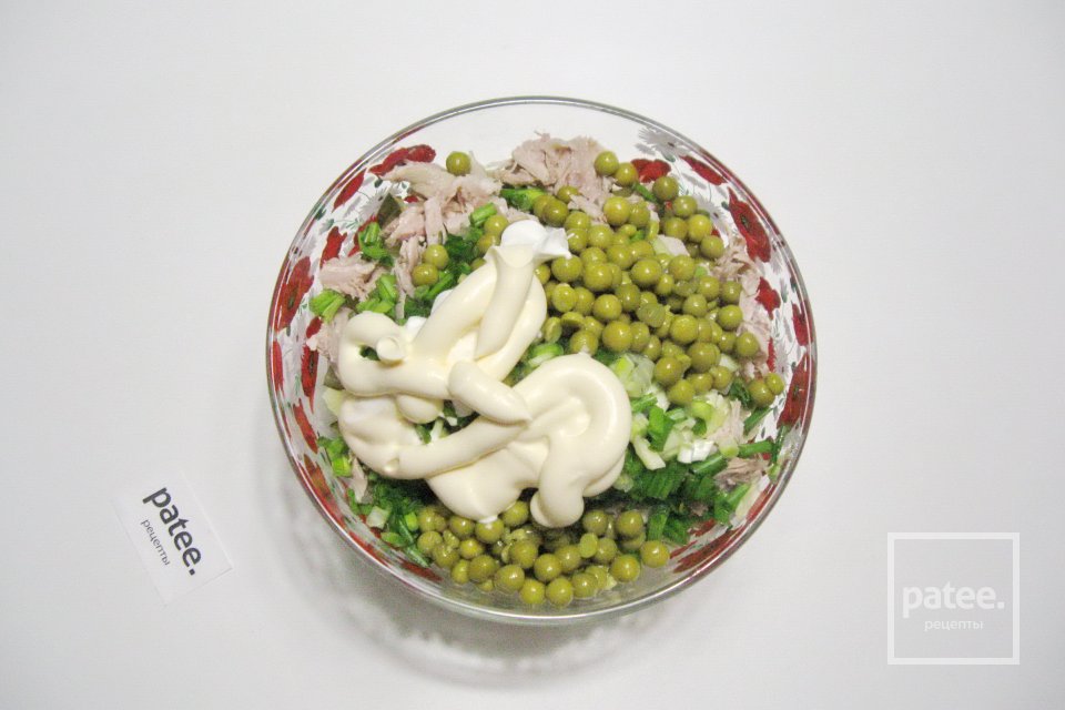 Салат "Оливье" с курицей и крабовыми палочками - Шаг 10