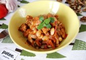 Лобио из белой фасоли с куриной грудкой