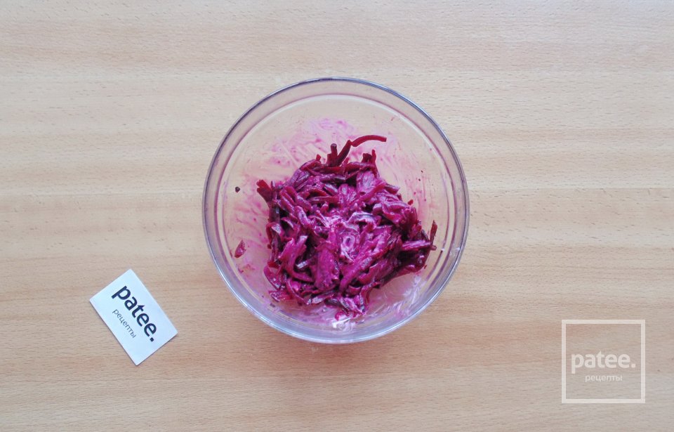 Салат "Адмирал" со свининой и свеклой - Шаг 7