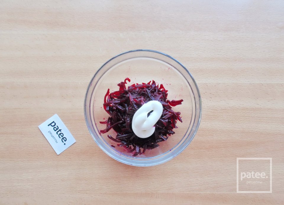 Салат "Адмирал" со свининой и свеклой - Шаг 6