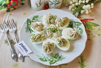 Яйца фаршированные луком и грибами