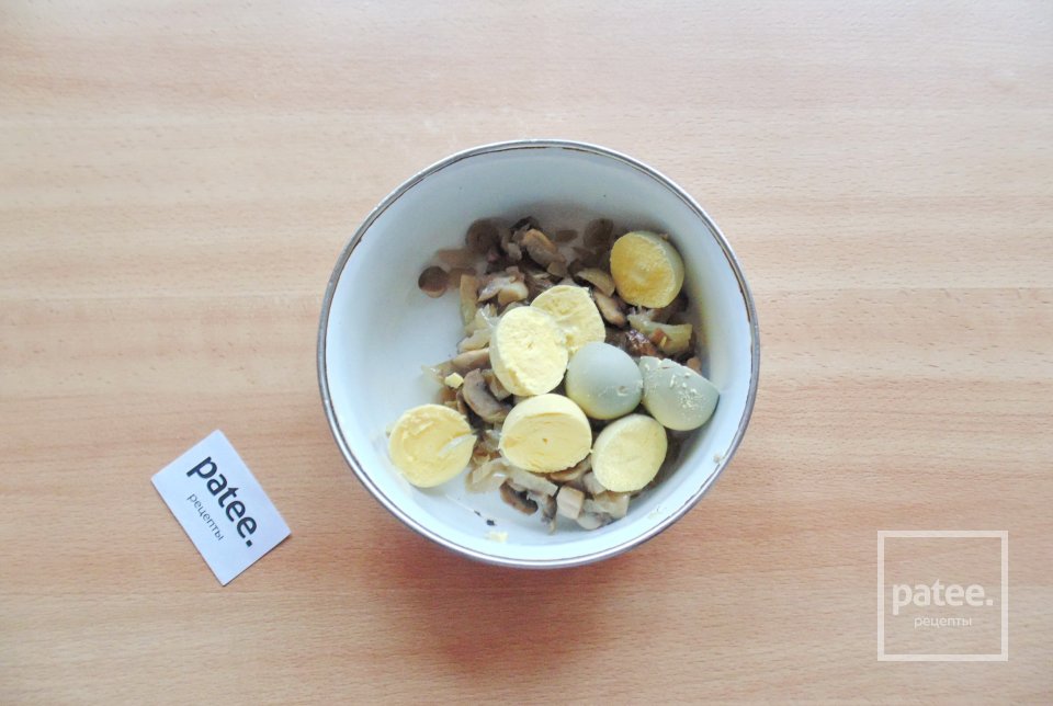 Яйца фаршированные луком и грибами - Шаг 7