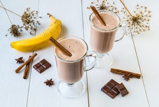 Шоколадный смузи с бананом.