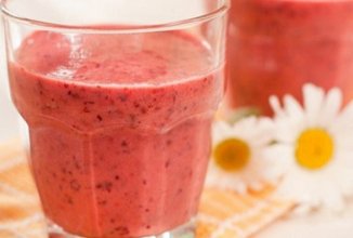 Ягодный смузи.