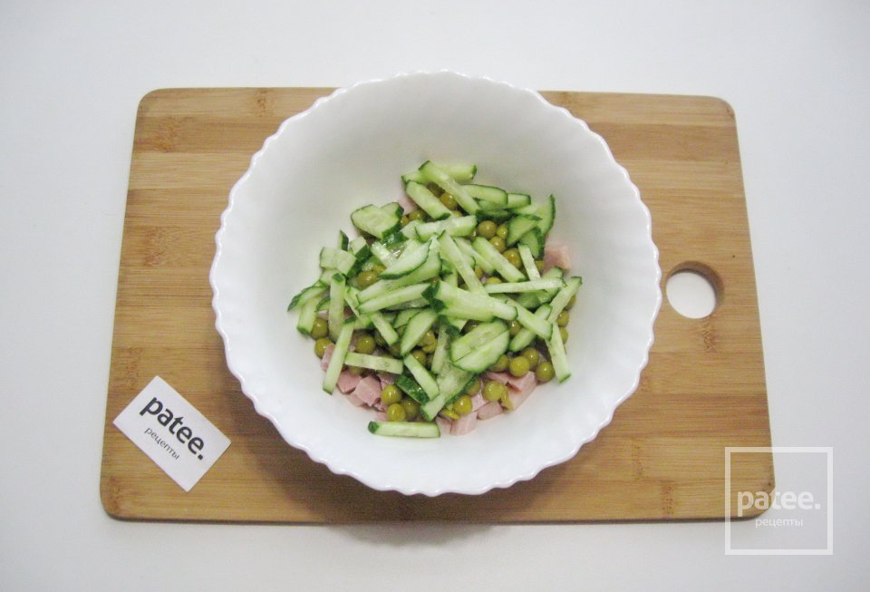 Салат с ветчиной и свежими огурцами - Шаг 4