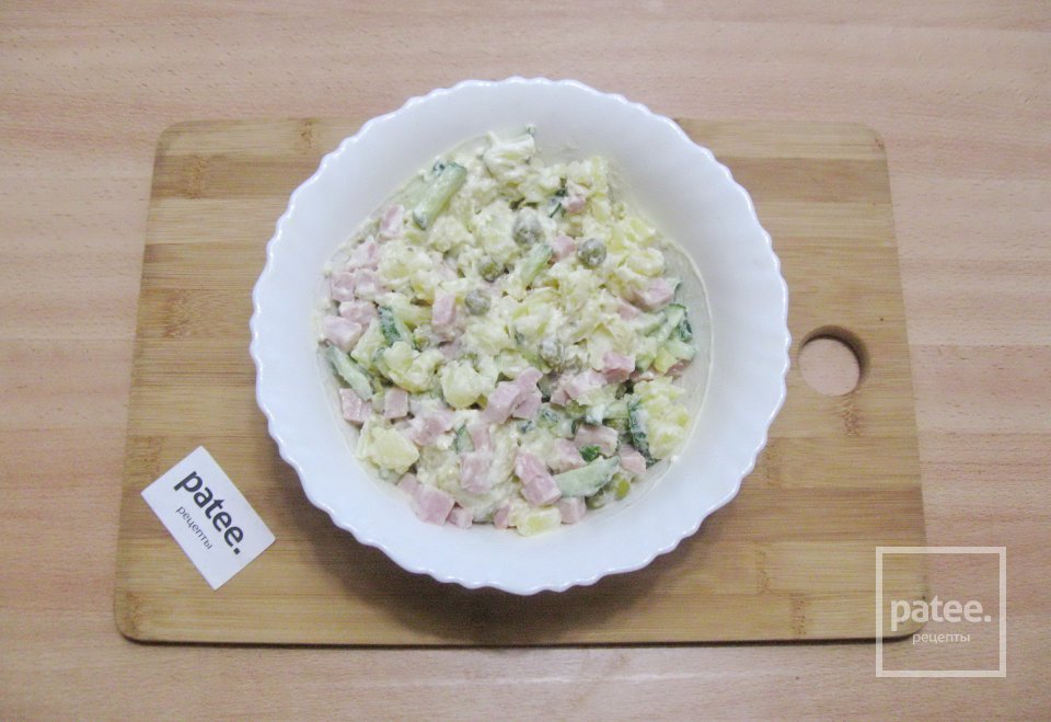 Салат с ветчиной и свежими огурцами - Шаг 8