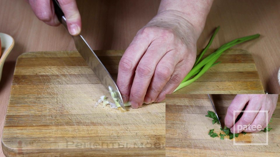 Салат из свеклы с яблоком и орехами за 5 минут - Шаг 2