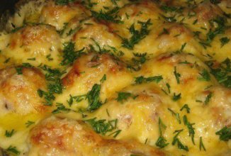 Куриные кнели в молочной подливке