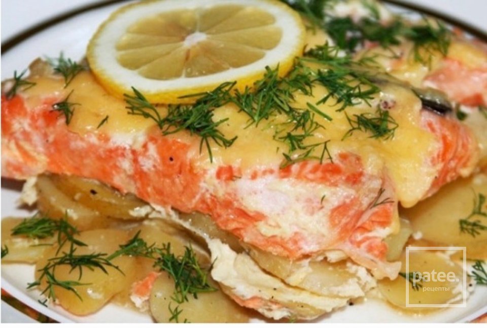 Семга, запечённая с картофелем под сметанном соусе - Шаг 5