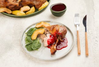 Утка с яблоками