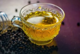 Зеленый чай с пряностями.