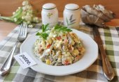 Салат с вешенками и крабовыми палочками