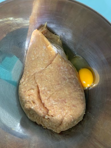 Нежные куриные котлетки - Шаг 2