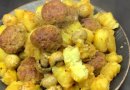 Картошка с шампиньонами и тефтелями из утки.