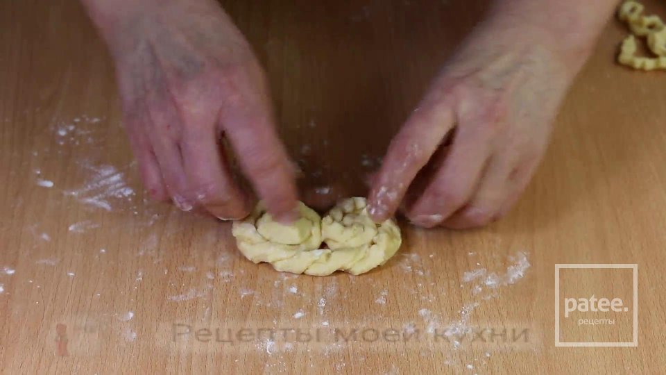 Творожные крендельки - Шаг 11